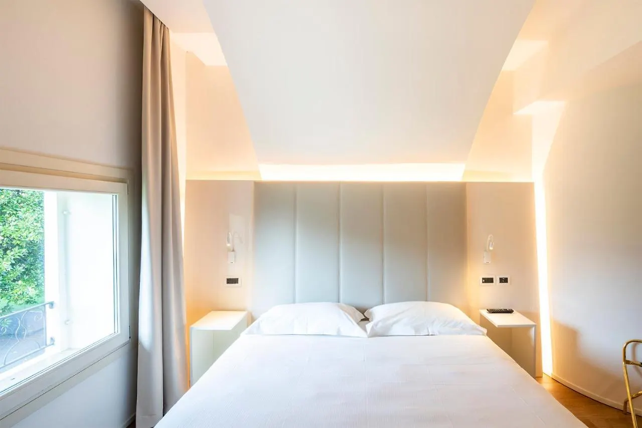 Hotel Villa I Pini 马洛