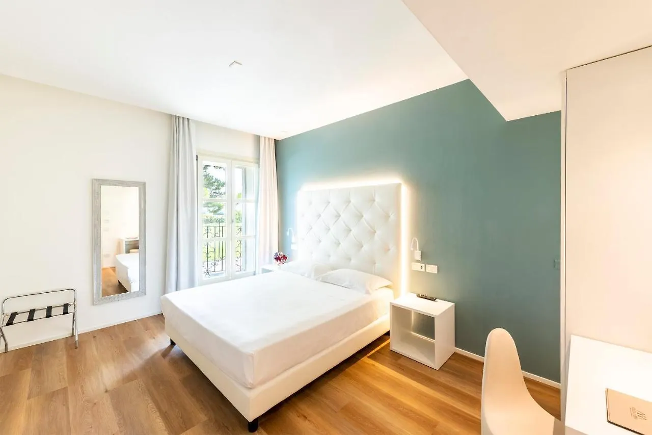Hotel Villa I Pini Malo