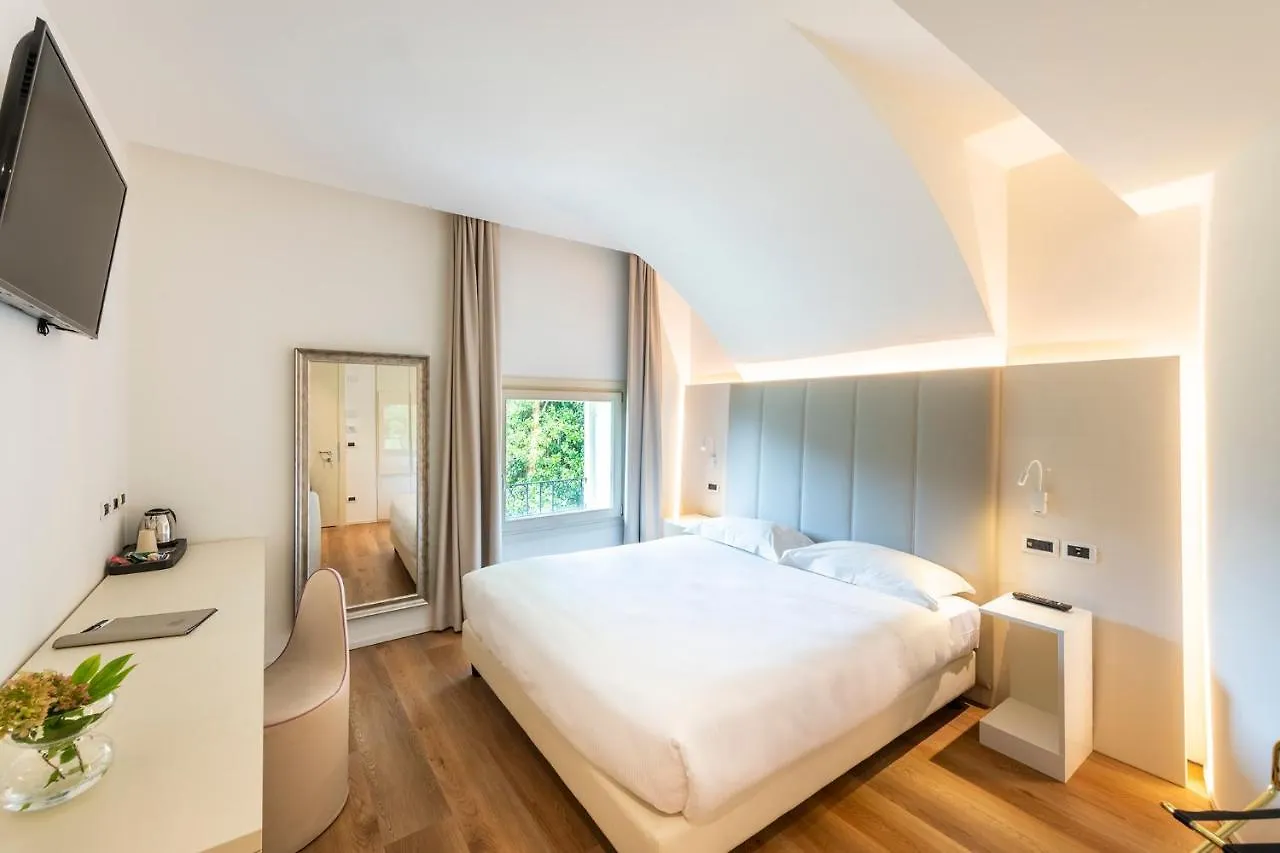 Hotel Villa I Pini Malo