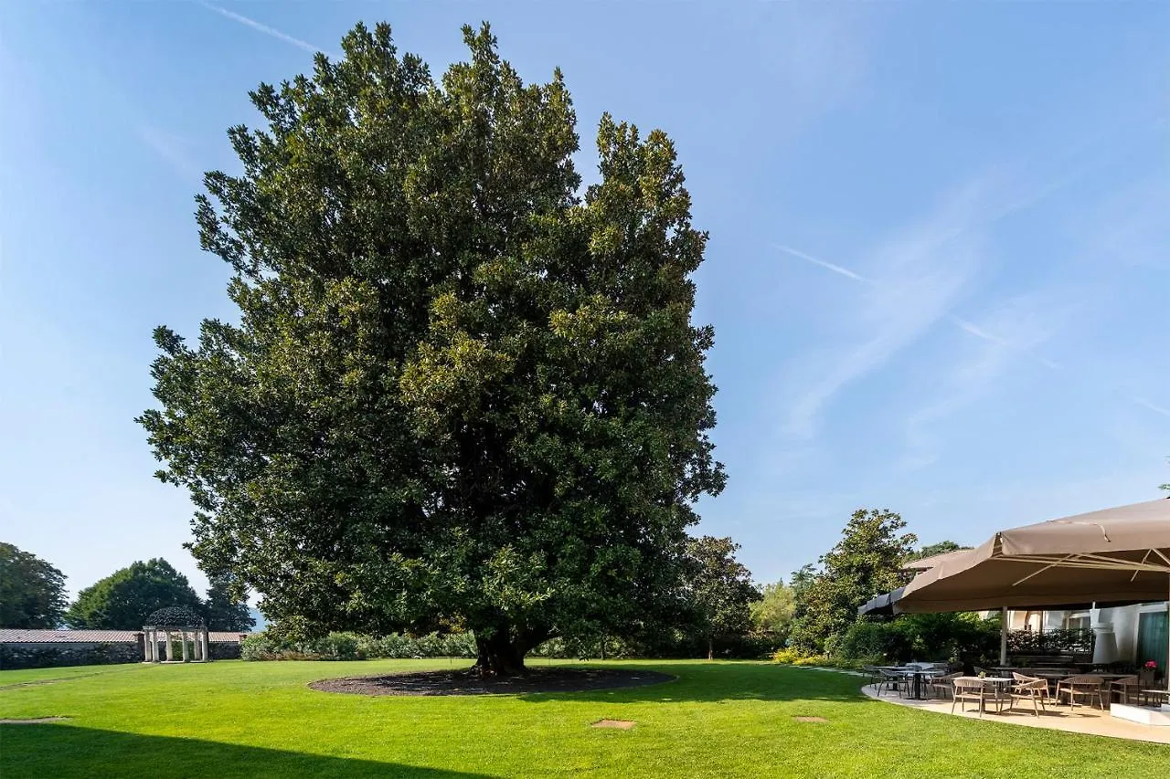 Hotel Villa I Pini Malo  Italy