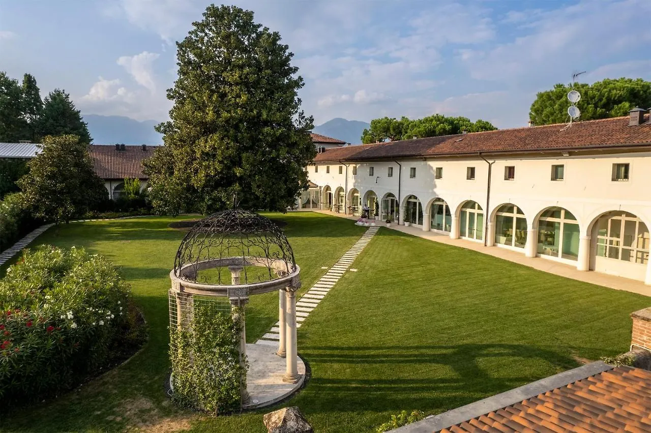 Hotel Villa I Pini contacts