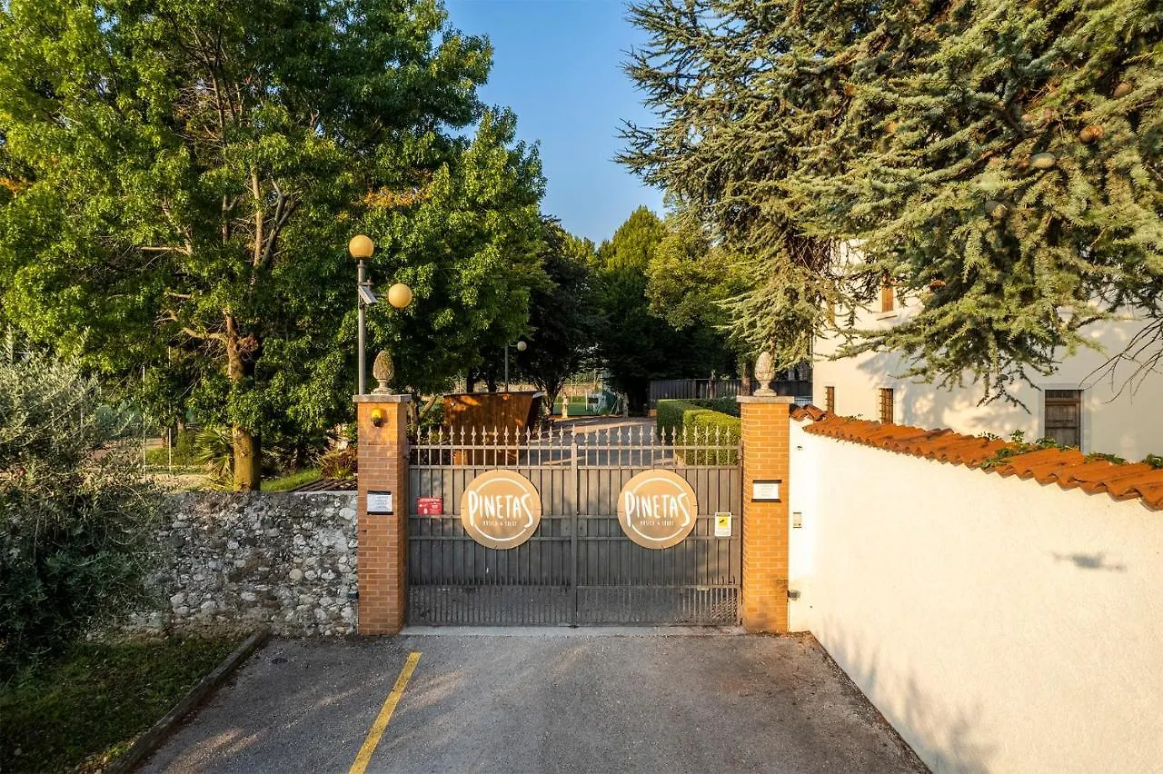 Hotel Villa I Pini Malo