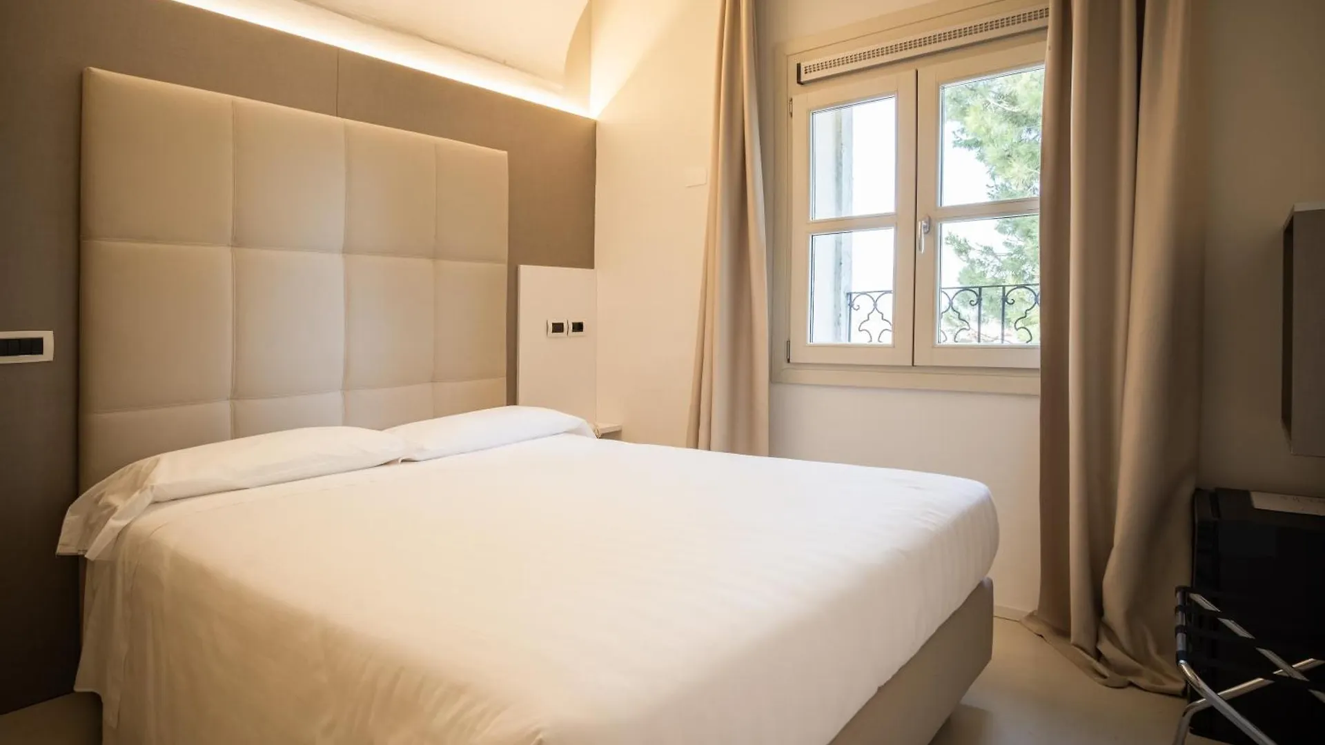 Hotel Villa I Pini Malo